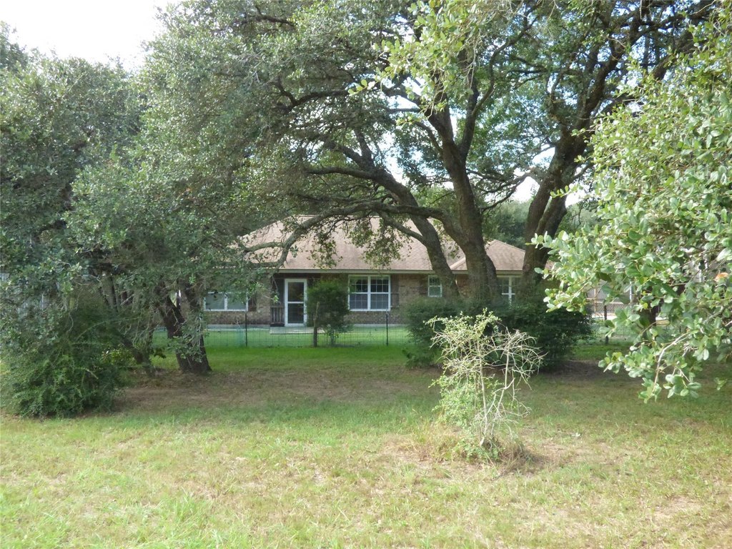 Photo of 1074 Buffalo Cir Altair TX 77412